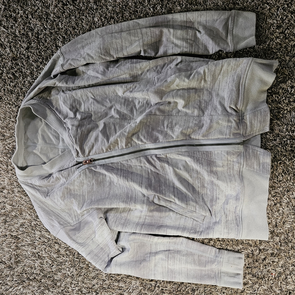 Lululemon Silver Wrap Jacket - Picture 4 of 6